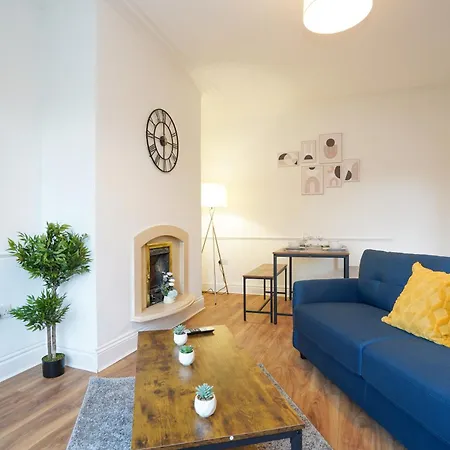 شقة 3 Bedroom Modern With Free Parking *