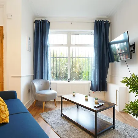 3 Bedroom Modern With Free Parking شقة ليدز