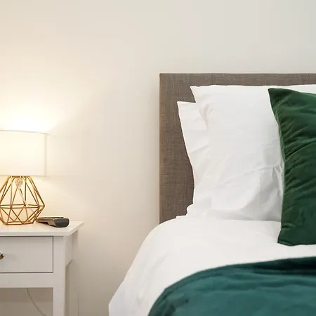 شقة 3 Bedroom Modern With Free Parking ليدز