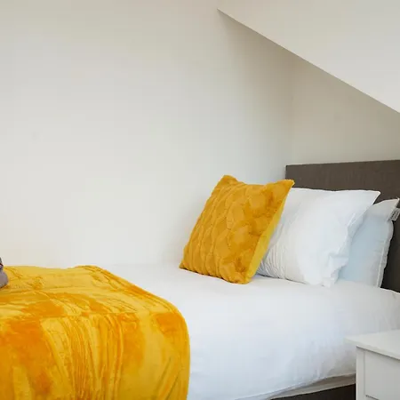 شقة 3 Bedroom Modern With Free Parking